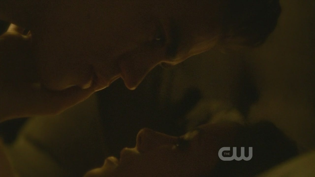 http://images2.fanpop.com/image/photos/9100000/1x10-The-Turning-Point-the-vampire-diaries-tv-show-9123148-1280-720.jpg