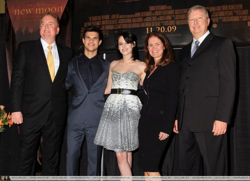  New Moon Regal Benefit screening - Knoxville