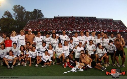  Newell's Old Boys' players at the Banderazo