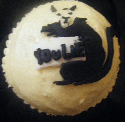 Banksy cupcake
