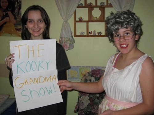  The Kooky Grandma mostra