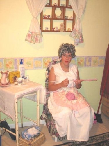 The Kooky Grandma ipakita