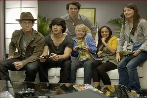  'More fun time with The Jonas Brothers and Xbox 360'