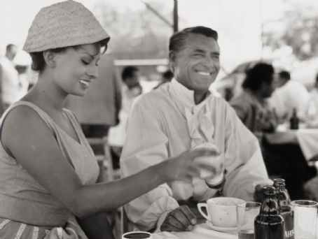  Cary Grant and Sophia Loren