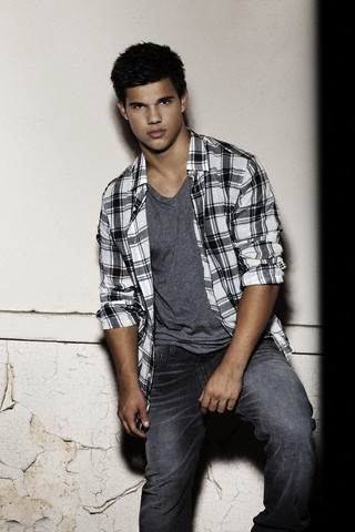  Taylor Lautner - Men's Health Magazine Pics <3