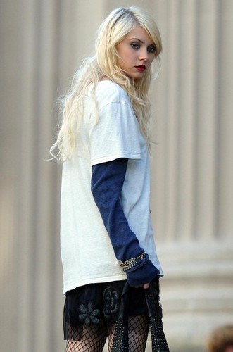  Taylor Momsen Filming Gossip Girl New York