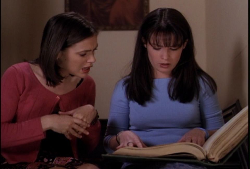 piper and phoebe-out of sight - Piper and Phoebe Halliwell Photo ...
