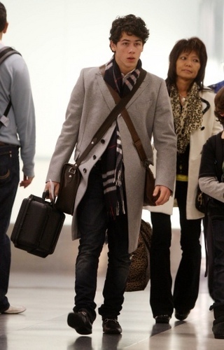  LAX Airport. 17.12.09