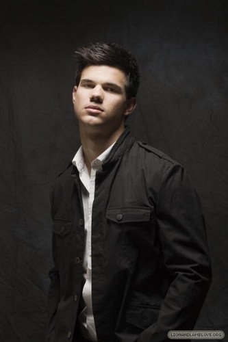  Taylor Lautner USA Photoshoot Outtakes