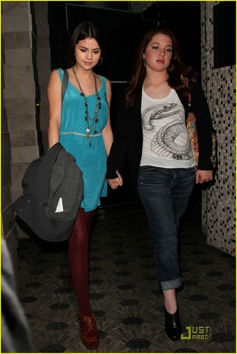  Jennifer & Selena