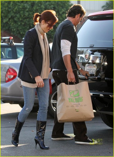  Kate shopping in Hollywood