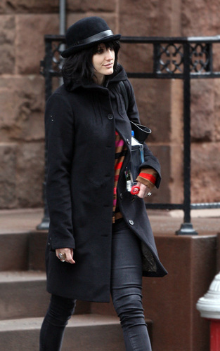  Ashlee Out in New York City