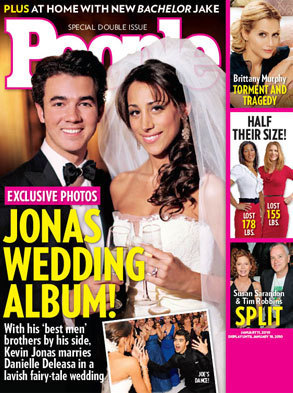 FIRST LOOK: Kevin Jonas’s Wedding Photo!