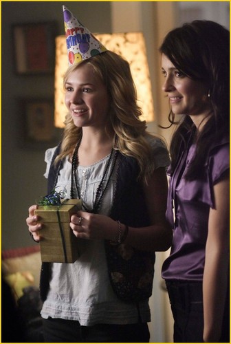  Life Unexpected - Episode 1.01 - Pilot - Promotional mga litrato
