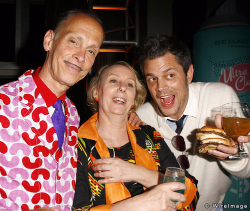  cerpelai, mink Stole, John Waters & Johnny Knoxville