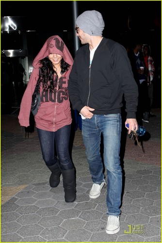  Zac & Vanessa Out in Universal City