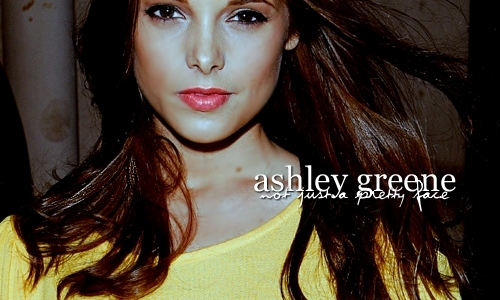  Ashley Greene FA
