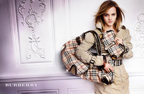  Emma Watson in impermeável, burberry Spring/Summer Campaign