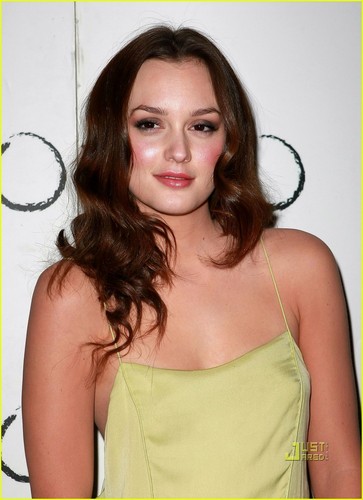  Leighton Meester emballage, wrap Up New Year’s Week