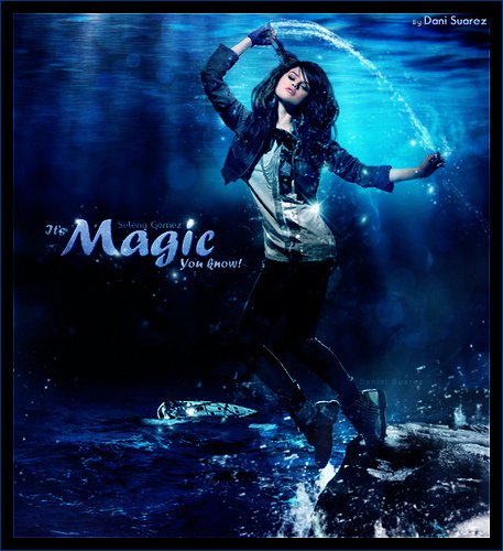  Selena Gomez - Magic