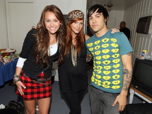  Ashlee,Pete And Miley