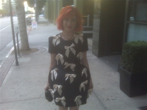  Hayley before the People's Choice Awards