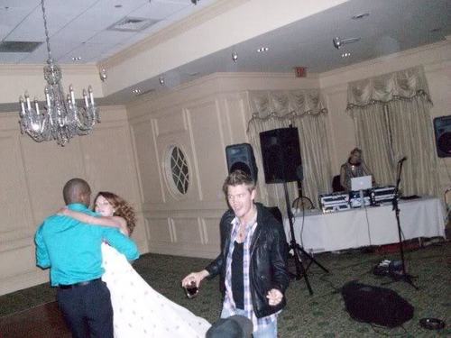  Chad & Hilarie at OTH inpakken, wrap party 2