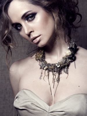  Eliza for música Fashion Magazine 2010