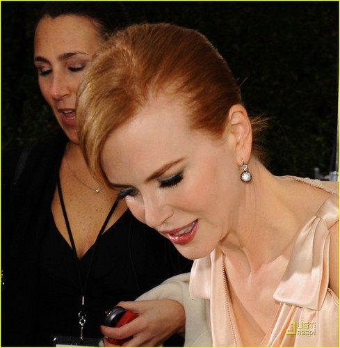 Nicole @ 2010 Golden Globe Awards