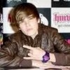 Justin putting up the Peace sign!!! selena4011 photo