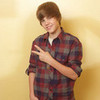 Justin Bieber doing the Peace sign selena4011 photo
