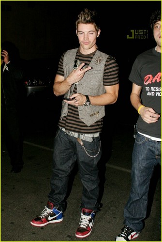  Josh at Teen Choice Awards 08