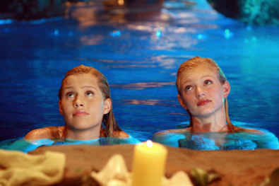  emma and rikki in the moonpool