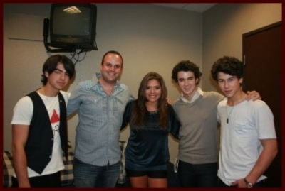  Jonas Brothers @ Channel 93.3 Your toon concert