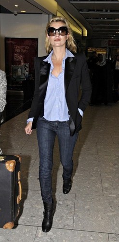  Kate at Heathrow Airport