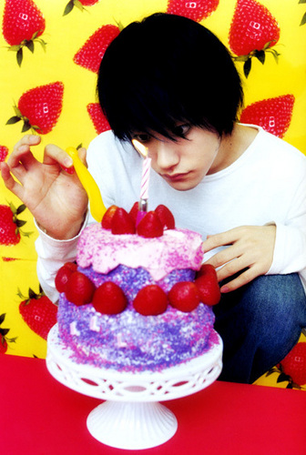  L and his cake!