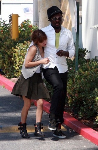  Will.i.am and his girlfriend