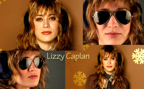  Lizzy Caplan