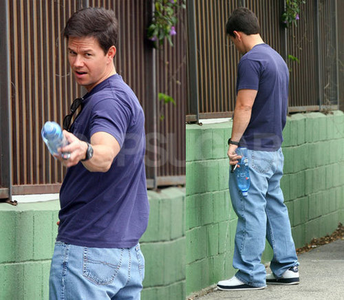  Mark Wahlberg Taking a Leak!