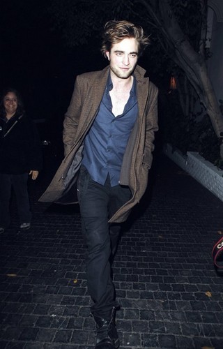  Rob Leaving chateau, schloss Marmont