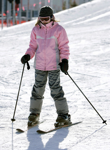  Dakota and Elle skiën 2007