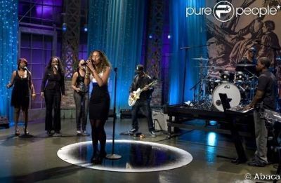  Leona on The Tonight tampil With jay Leno