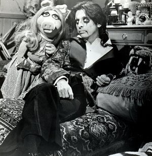  The Muppet Показать with Alice Cooper