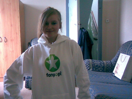  Claire's fanpop hoodie!