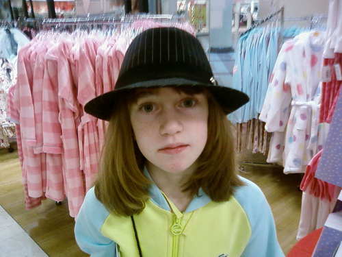  Its me chloe, with a funny hat on !!! lolz!!