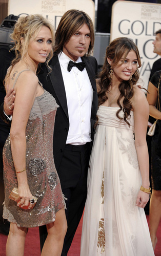  Miley @ 2009 Golden Globe Awards