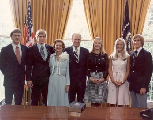  Gerald Ford and family