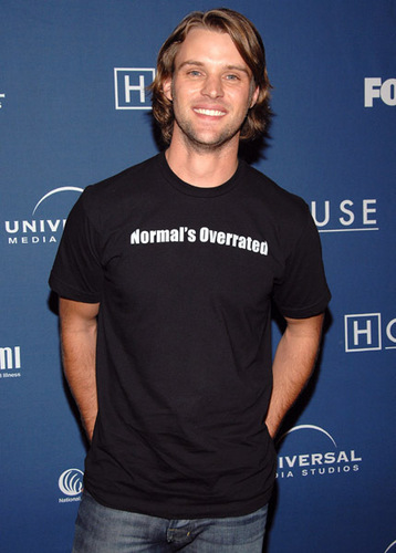  jesse spencer @ the 100th episode house party