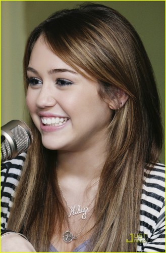  Miley @ Radio डिज़्नी