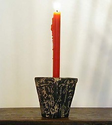  single red candle